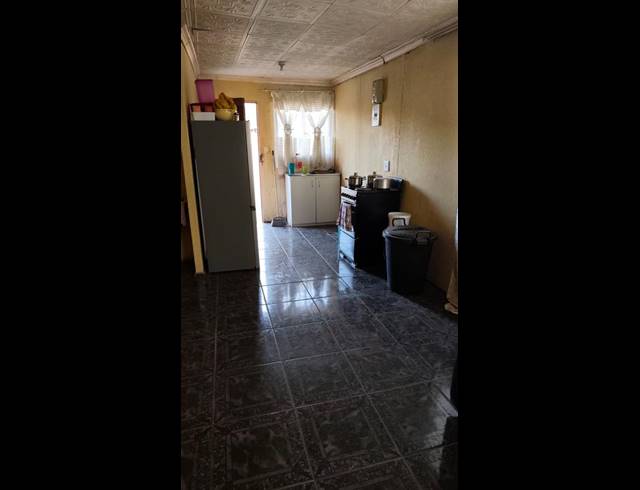 2 BEDROOM HOUSE FOR SALE IN BOITEKONG EXT 1